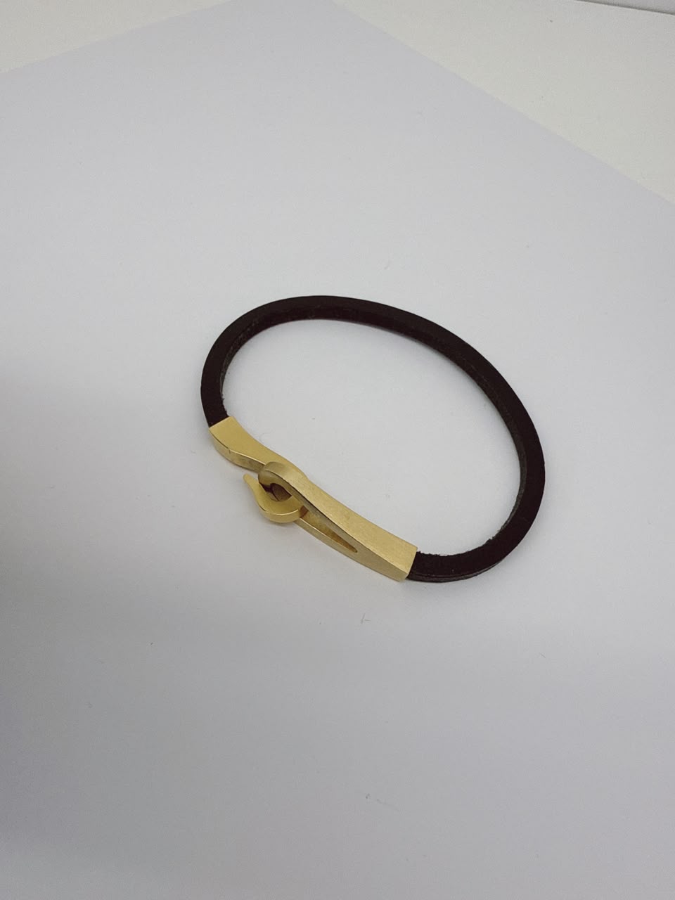 BLACK JUMBO HOOK BRACELET GOLD TONE HARDWARE