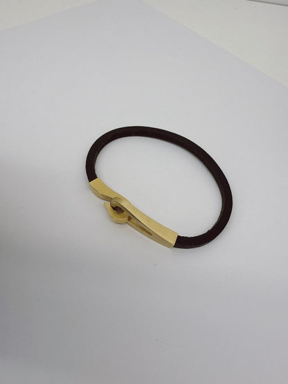 BLACK JUMBO HOOK BRACELET GOLD TONE HARDWARE