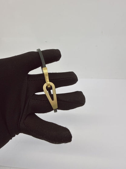 BLACK JUMBO HOOK BRACELET GOLD TONE HARDWARE