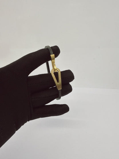 BLACK JUMBO HOOK BRACELET GOLD TONE HARDWARE