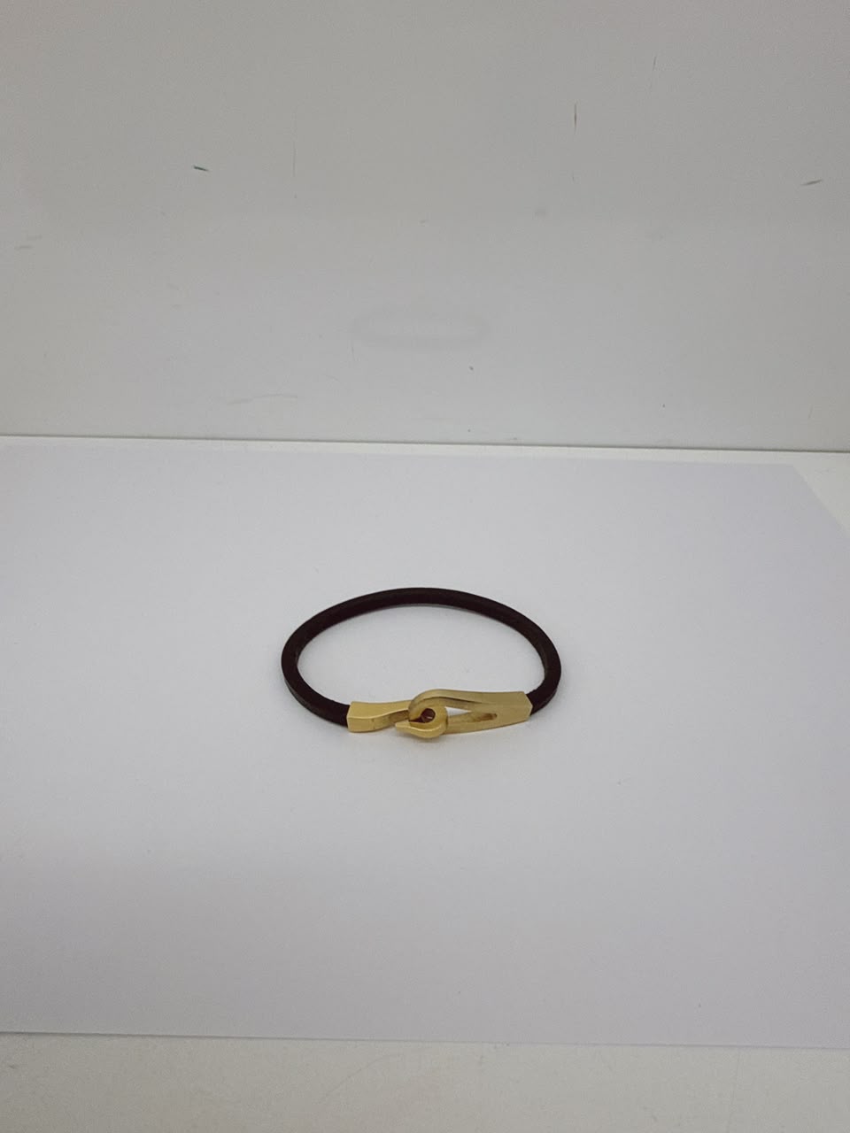 BLACK JUMBO HOOK BRACELET GOLD TONE HARDWARE