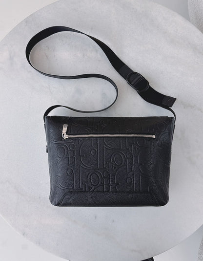 BLACK GRAVITY LEATHER SMALL DIOR JETT MESSENGER BAG