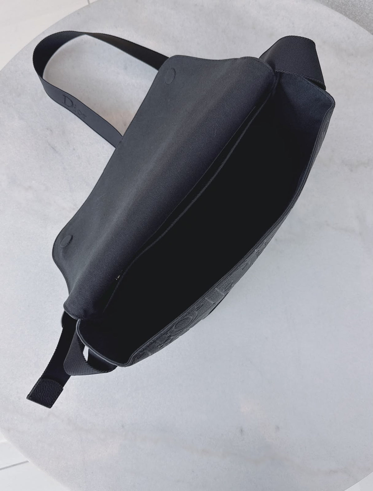 BLACK GRAVITY LEATHER SMALL DIOR JETT MESSENGER BAG