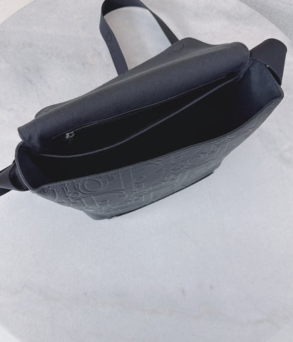 BLACK GRAVITY LEATHER SMALL DIOR JETT MESSENGER BAG