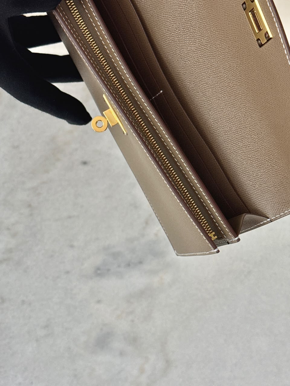 ETOUPE KELLY POCKET MADAME CALFKIN LONG WALLET