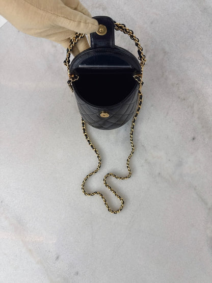 BLACK LEATHER ROUND TOP HANDLE VANITY BAG