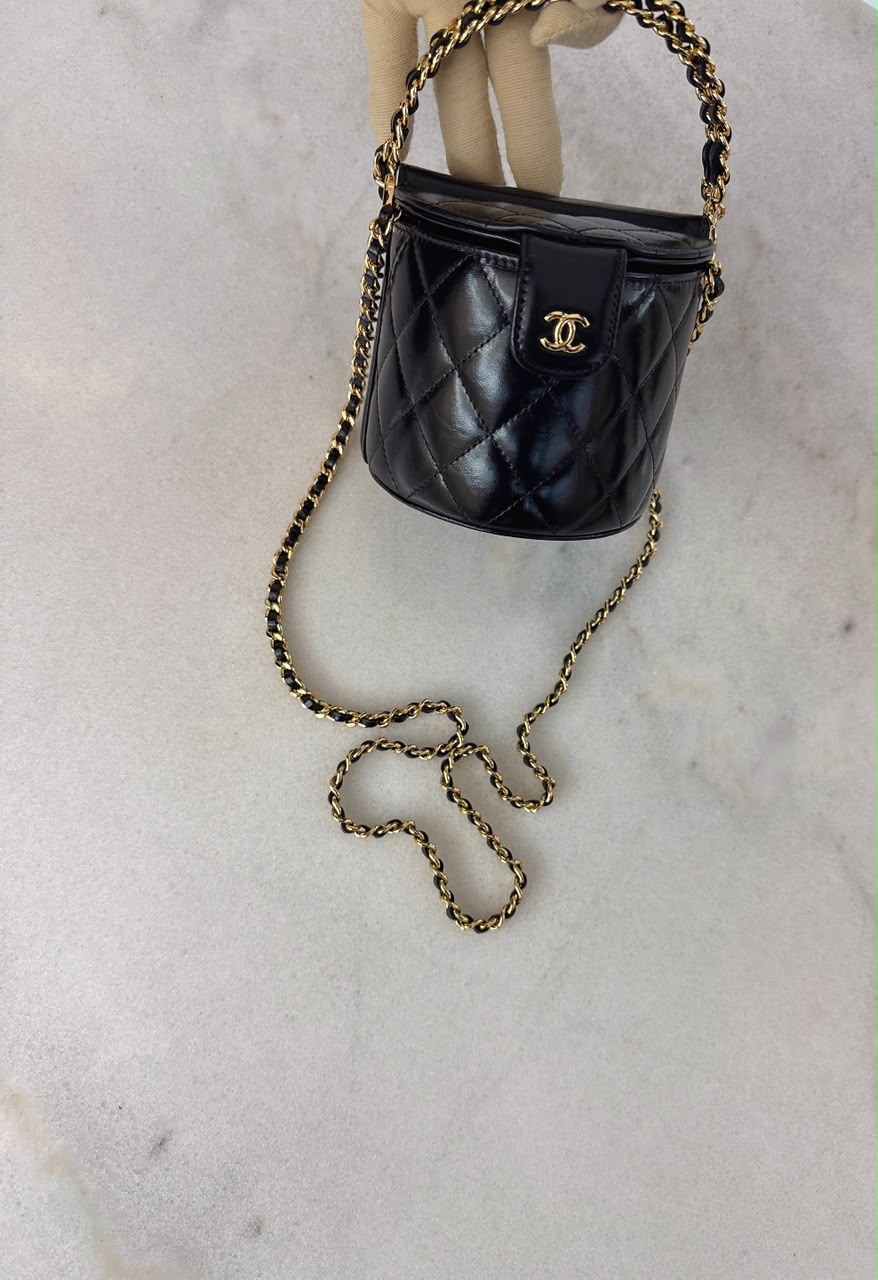 BLACK LEATHER ROUND TOP HANDLE VANITY BAG