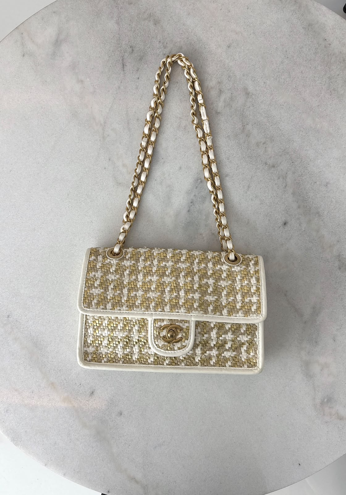 GOLD AND WHITE METALLIC LAMBSKIN VISCOSE WOVEN MEDIUM FLAP  BAG