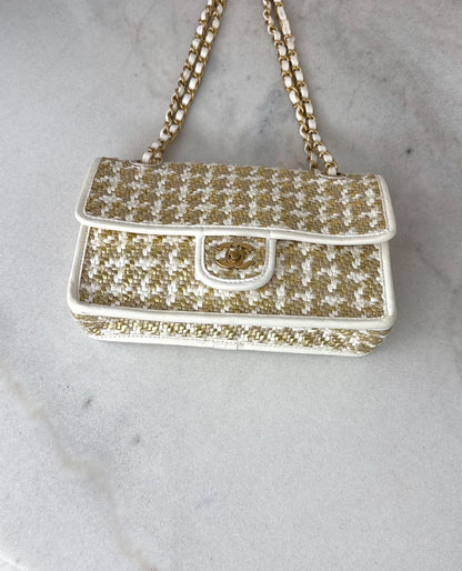 GOLD AND WHITE METALLIC LAMBSKIN VISCOSE WOVEN MEDIUM FLAP  BAG