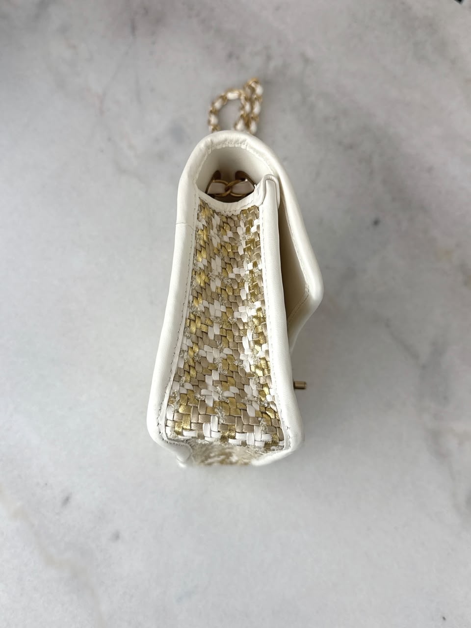 GOLD AND WHITE METALLIC LAMBSKIN VISCOSE WOVEN MEDIUM FLAP  BAG