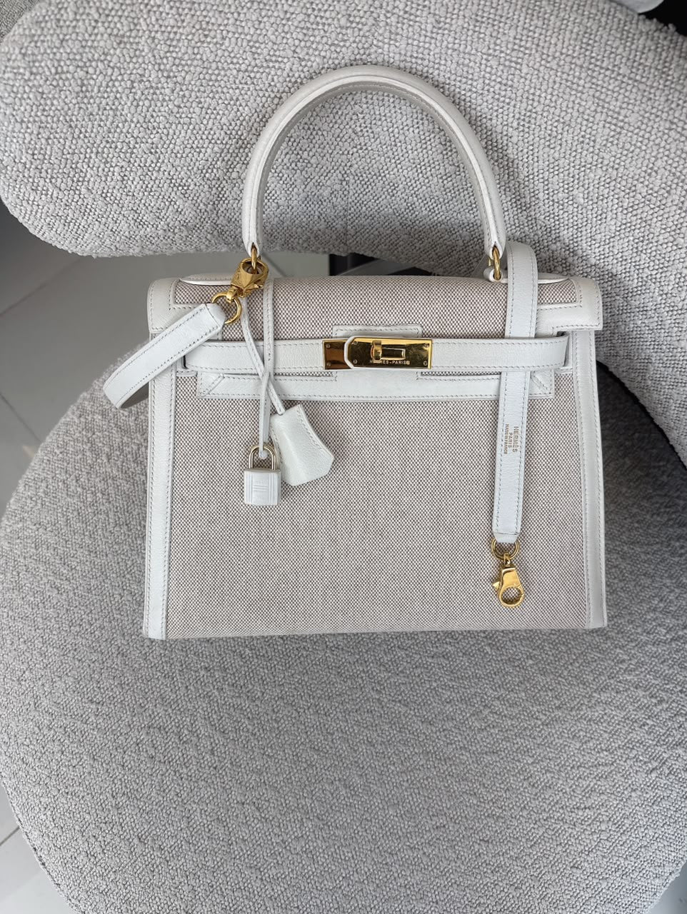 BEIGE CANVAS AND WHITE LEATHER KELLY SELLIER 28 GOLD HARDWARE