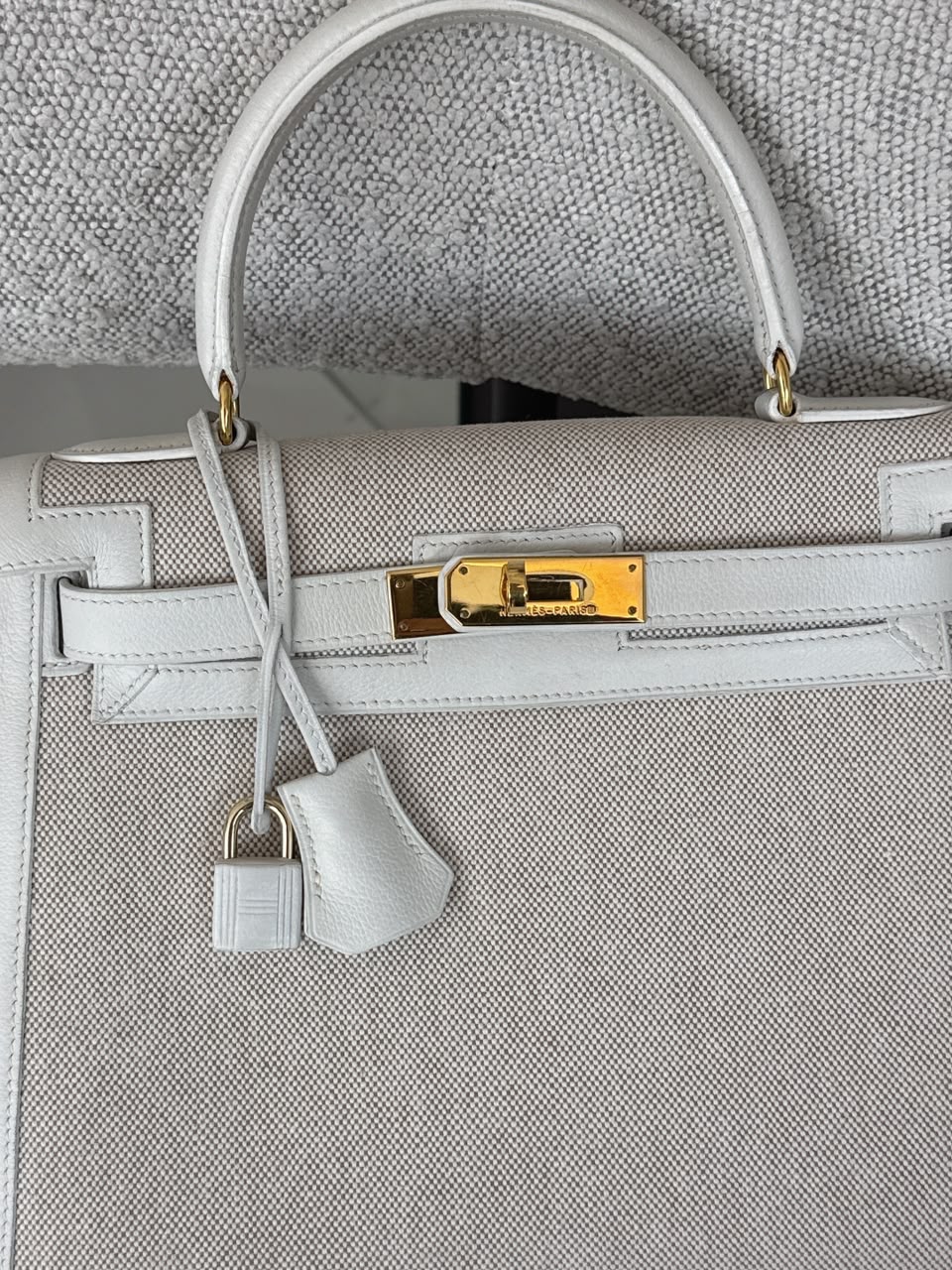 BEIGE CANVAS AND WHITE LEATHER KELLY SELLIER 28 GOLD HARDWARE