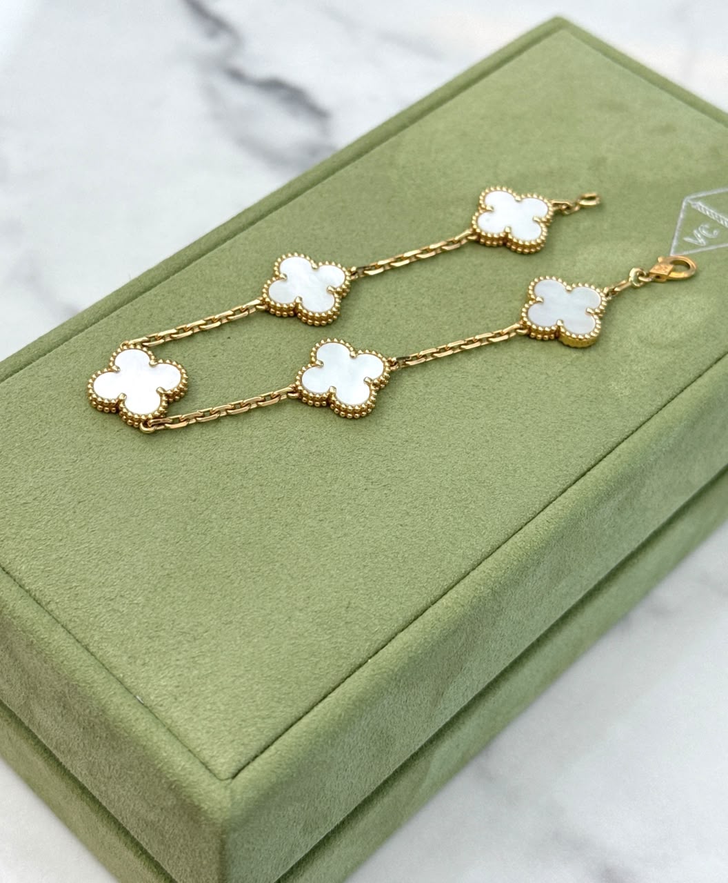 18K YELLOW GOLD AND WHITE MOTHER OF PEARL 5 MOTIFS VINTAGE ALHAMBRA BRACELET