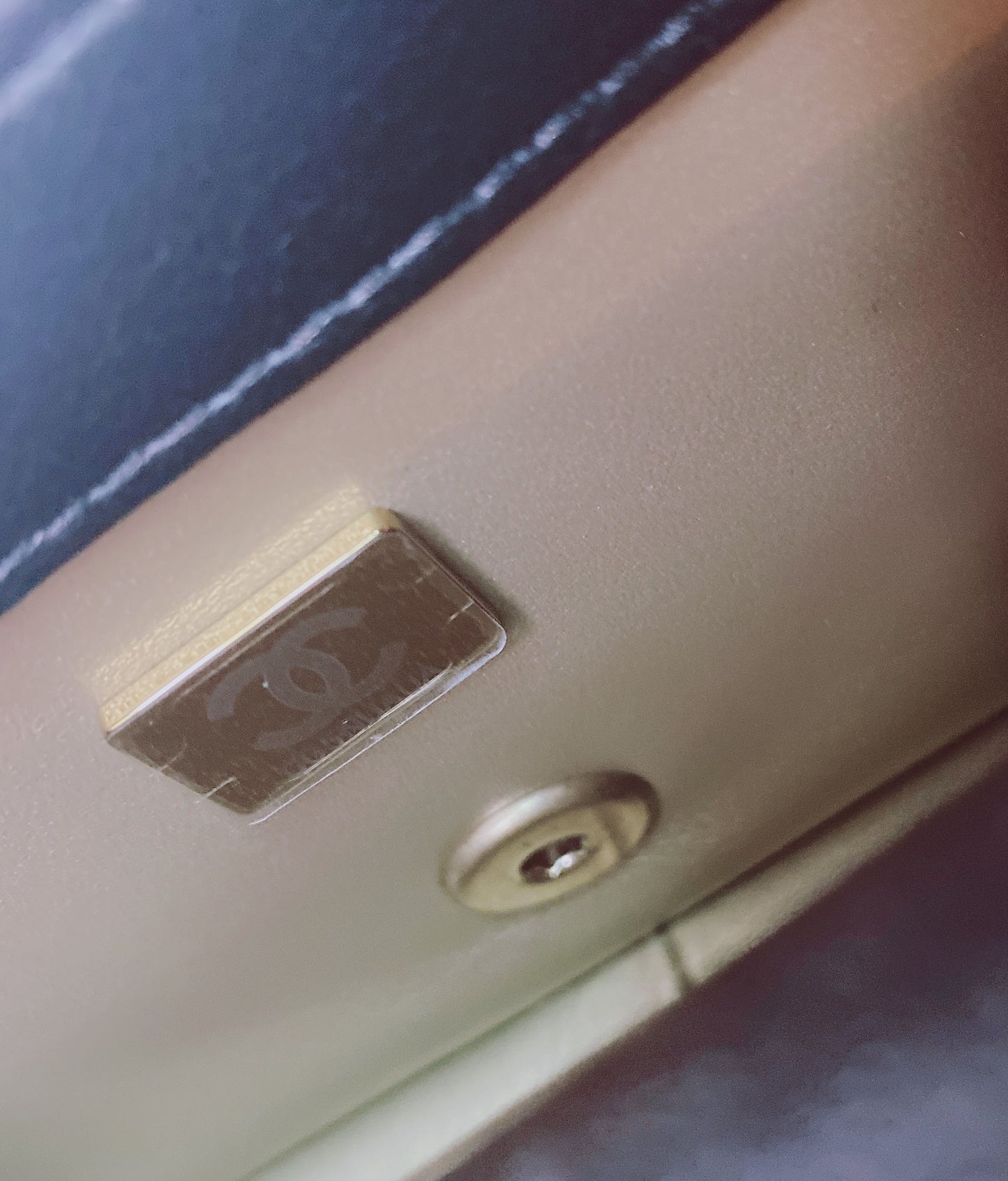 BLACK SHINY LAMBSKIN IMITATION PEARL MINI FLAP BAG GHW