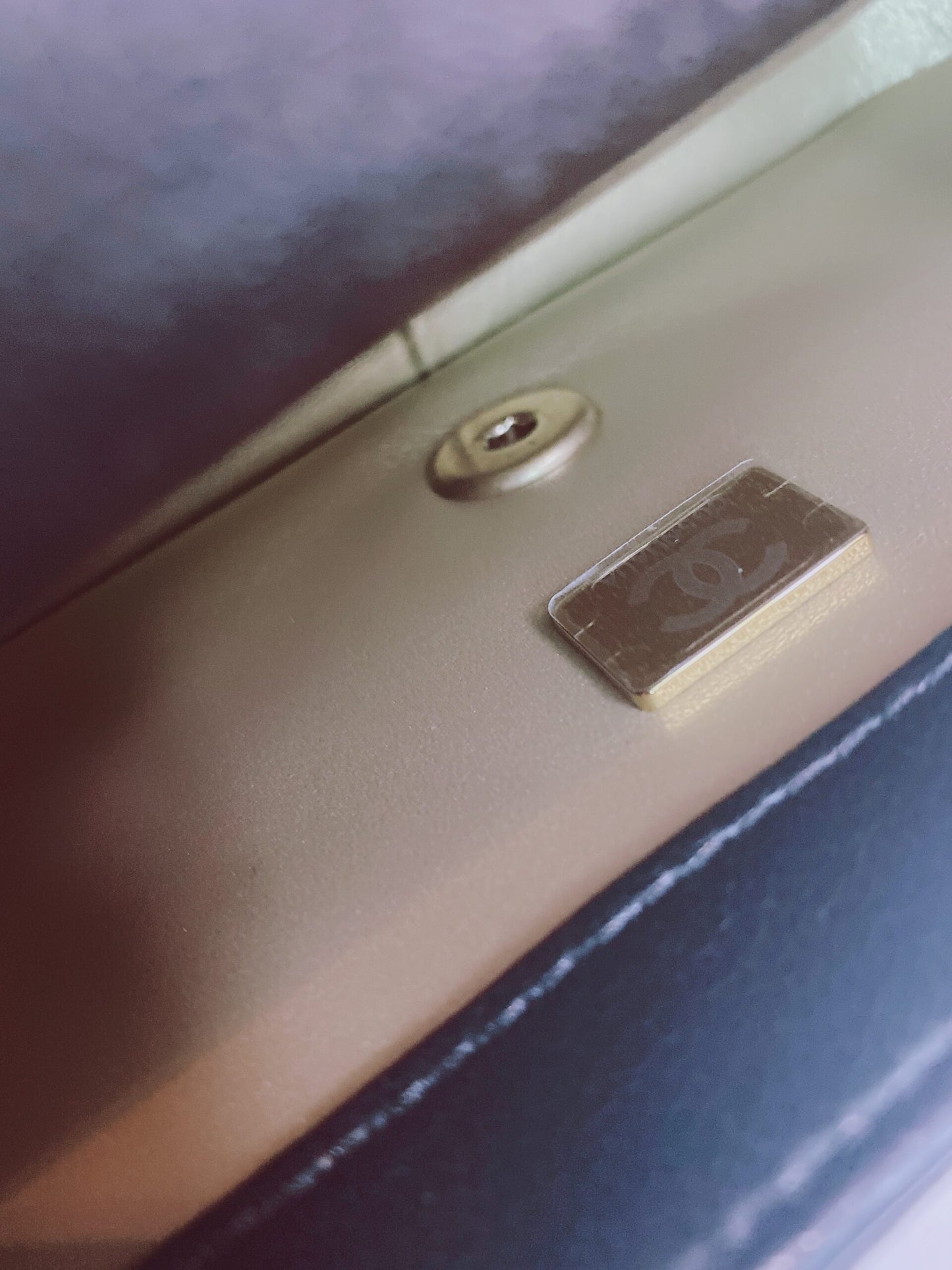 BLACK SHINY LAMBSKIN IMITATION PEARL MINI FLAP BAG GHW