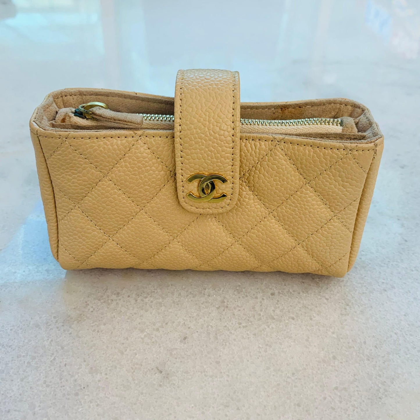BEIGE QUILTED CAVIAR LEATHER CC O-MINI PHONE HOLDER CLUTCH