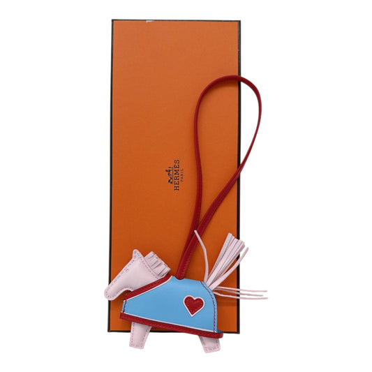 ROSE DARLING ROUGE RADIEUX CELESTE RODEO ROBEO COEUR PM CHARM