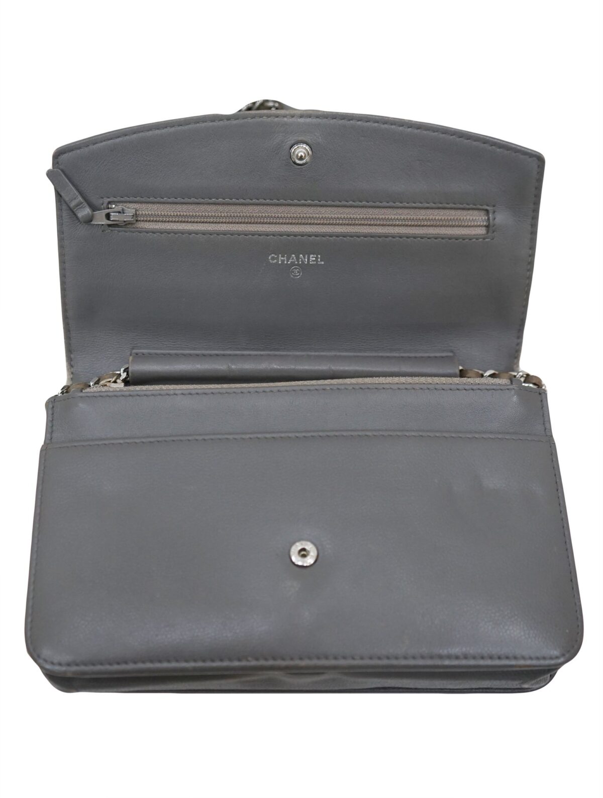 GRAINED LEATHER WALLET ON CHAIN