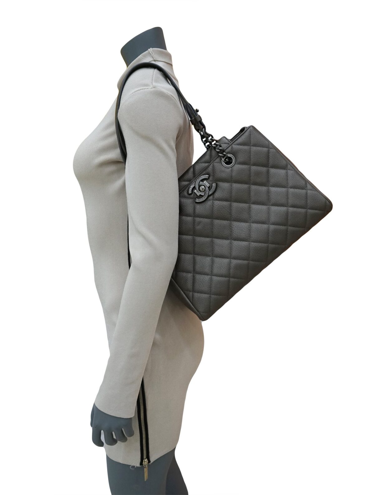 METALLIC VINTAGE CC CHAIN TOTE BAG