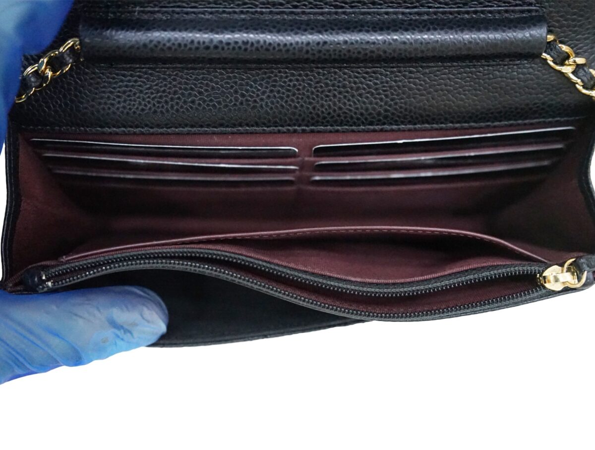 BLACK CAVIAR LEATHER WALLET ON CHAIN