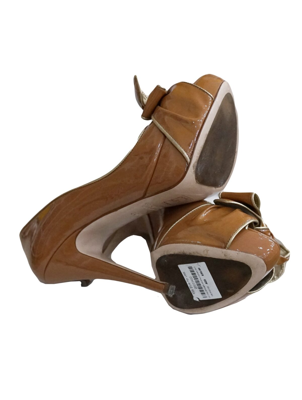 BROWN PATENT LEATHER BOW DETAIL PUMPS