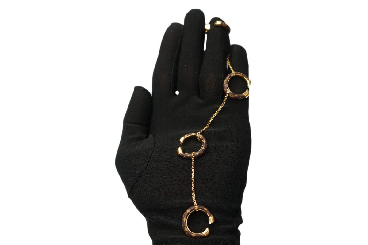 MONOGRAM WILD V RING