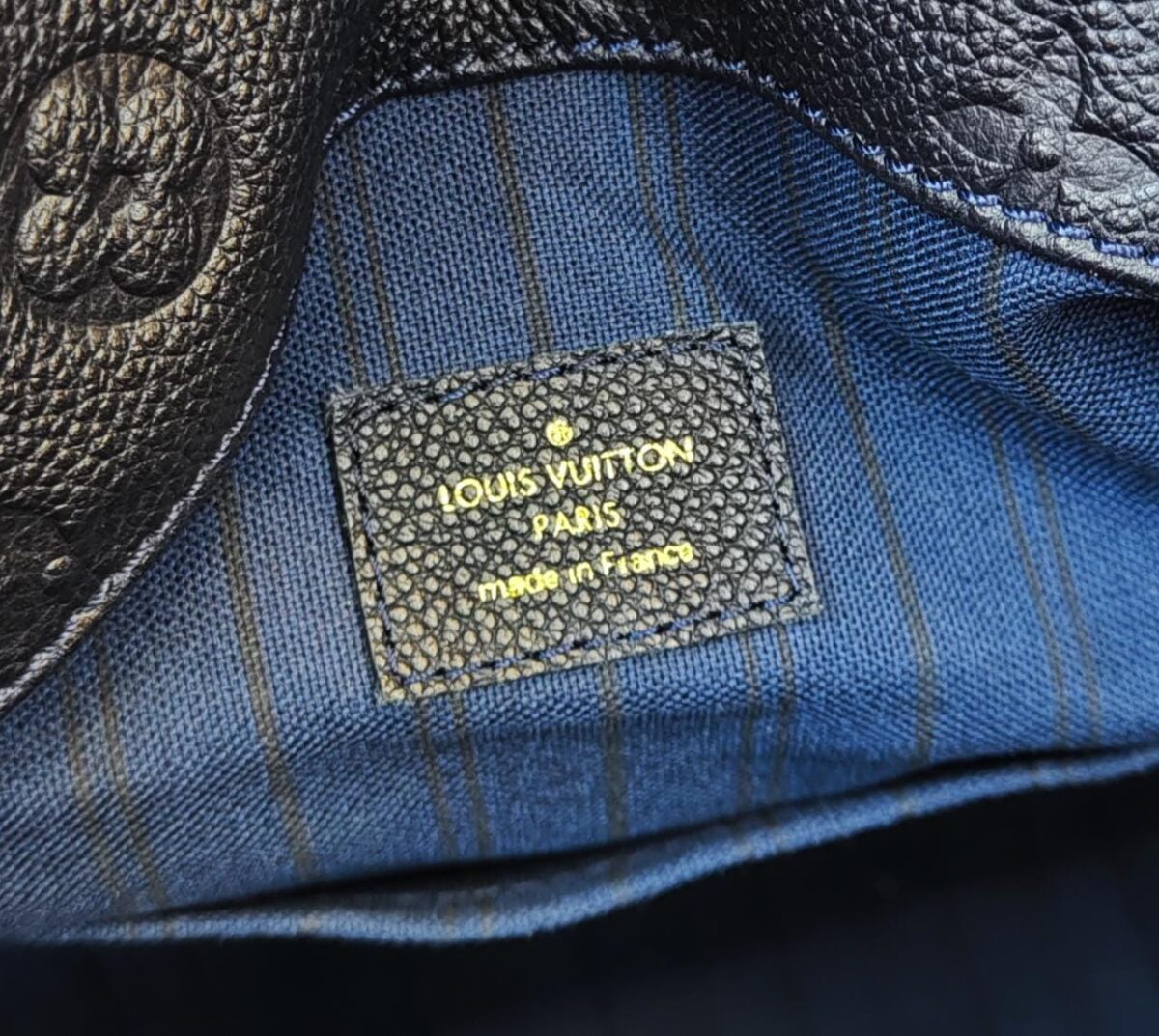 NAVY BLUE EMPREINTE LEATHER ARTSY MM BAG
