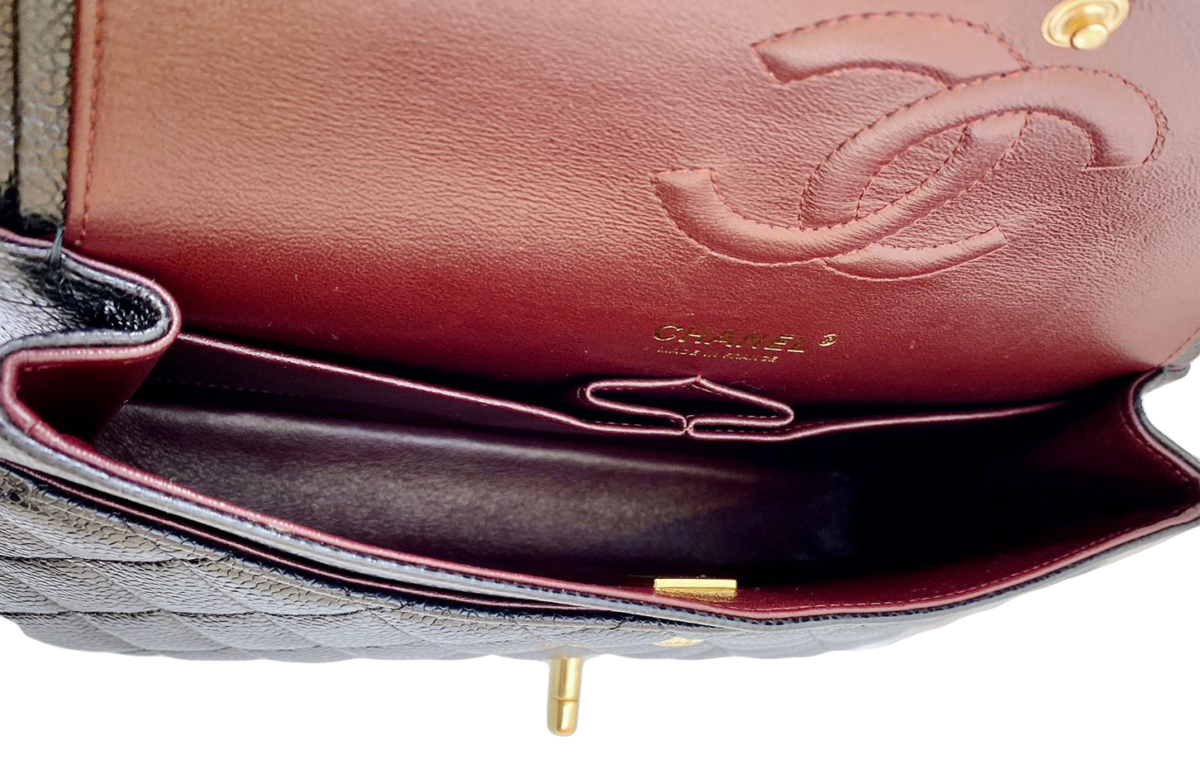 BLACK CAVIAR LEATHER MEDIUM CLASSIC DOUBLE FLAP BAG