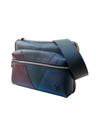 LEATHER OUTDOOR MESSENGER BAG