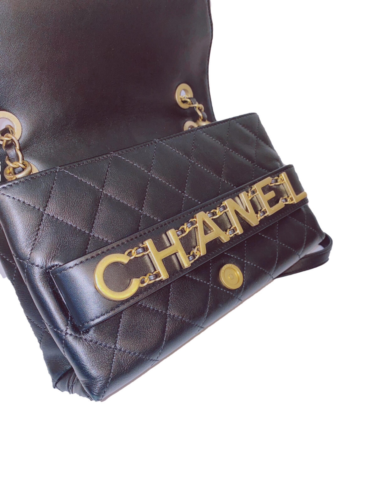 BLACK CALFSKIN LEATHER ENCHAINED LOGO FLAP BAG