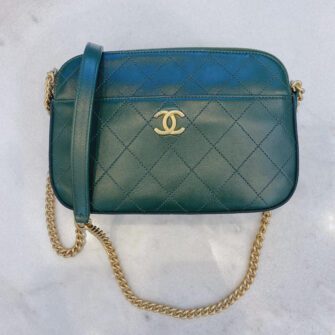 GREEN QUILTED LEATHER BUTTON UP CAMERA BAG
