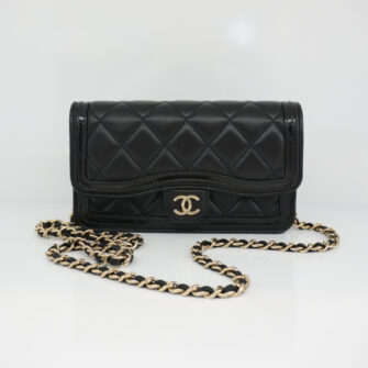 BLACK LAMBSKIN AND PATENT LEATHER MATELASSE CHAIN CASE BAG
