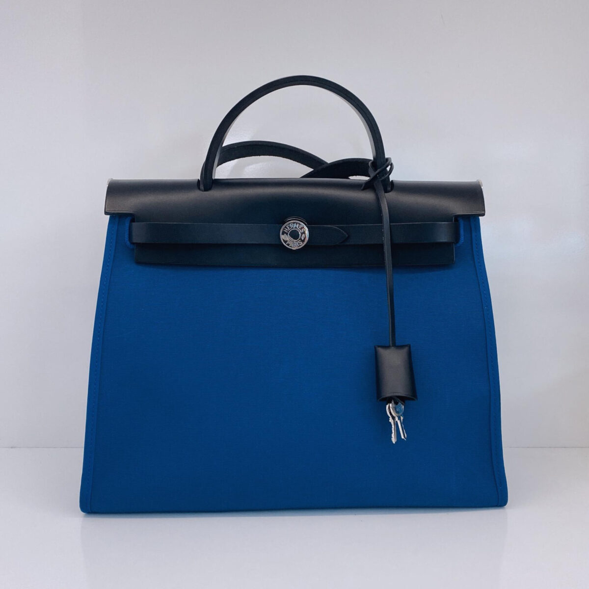 BLUE/BLACK CANVAS AND LEATHER HERBAG ZIP 31 BAG