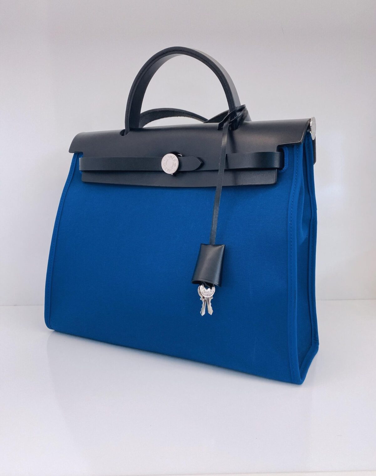 BLUE/BLACK CANVAS AND LEATHER HERBAG ZIP 31 BAG
