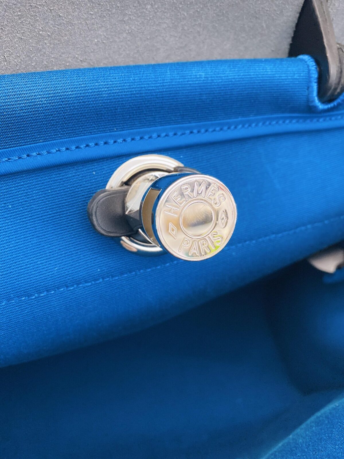 BLUE/BLACK CANVAS AND LEATHER HERBAG ZIP 31 BAG