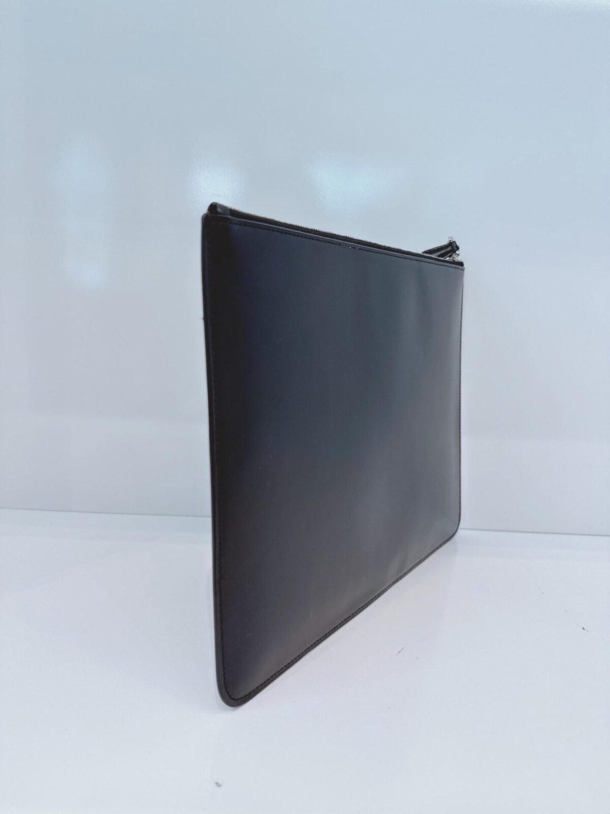 BLACK LOGO LEATHER DISTRESSED LOGO ZIP POUCH
