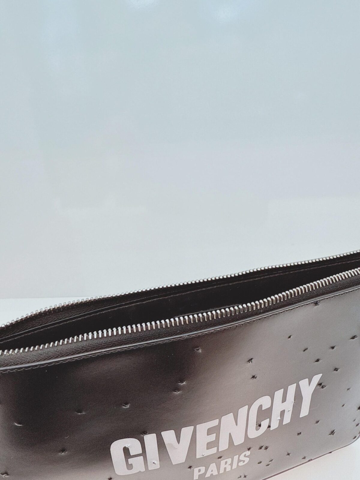 BLACK LOGO LEATHER DISTRESSED LOGO ZIP POUCH