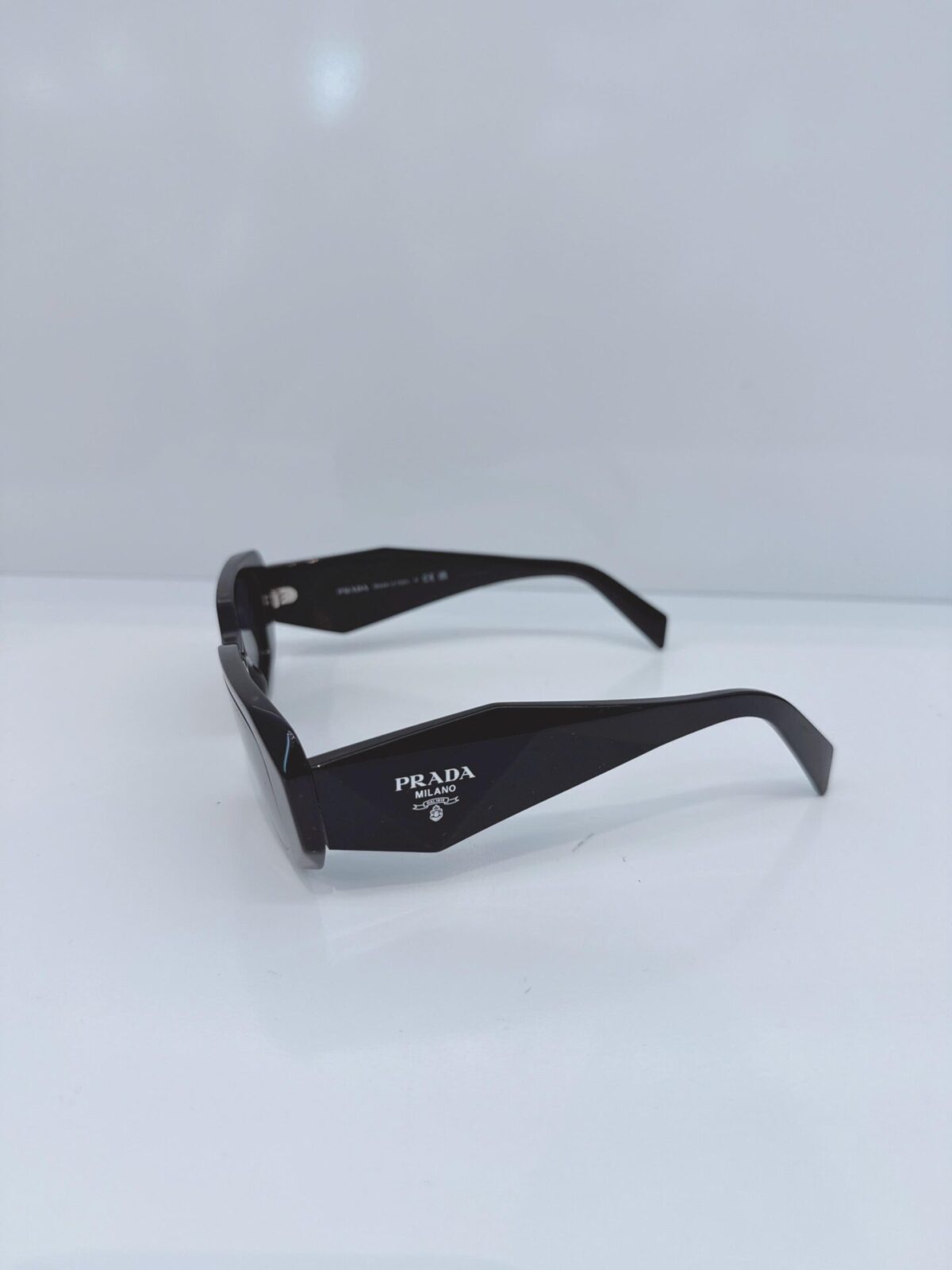 GRAY BLACK LENSE SYMBOLE  SPR17W 1AB-550 145 3N SUNGLASSES