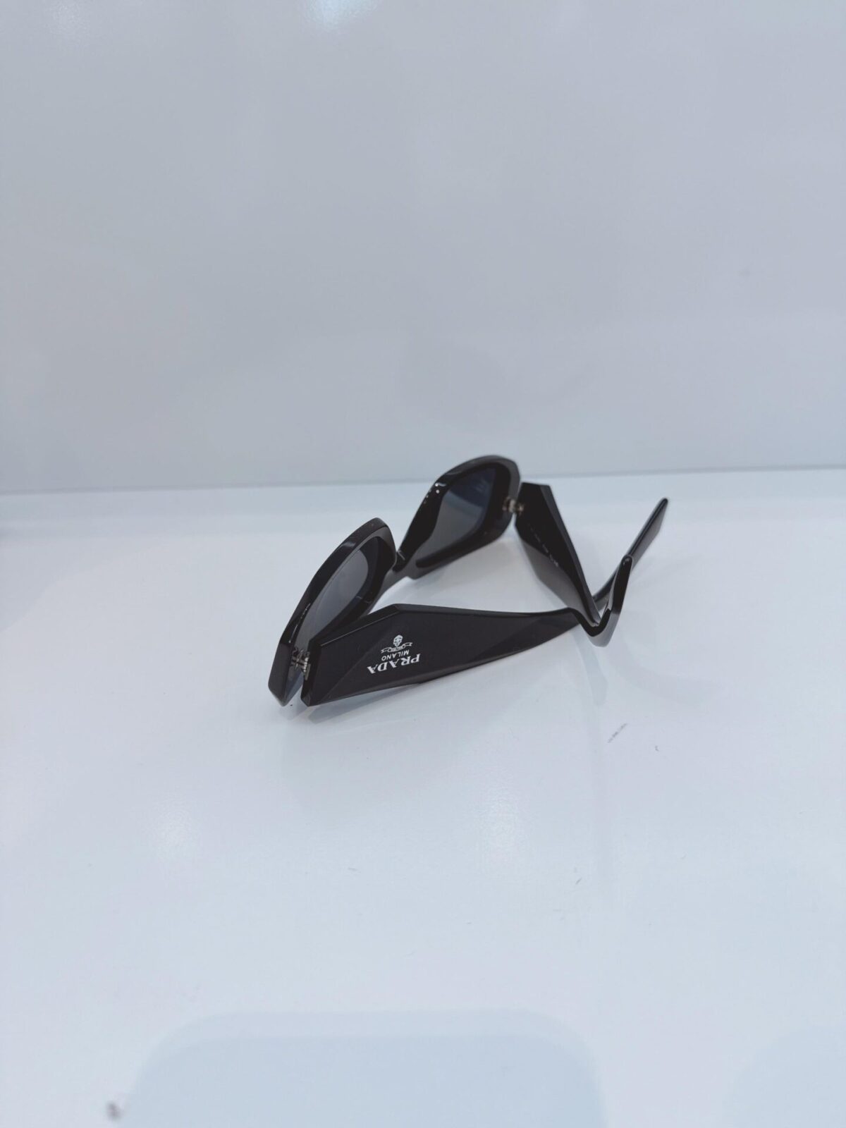 GRAY BLACK LENSE SYMBOLE  SPR17W 1AB-550 145 3N SUNGLASSES