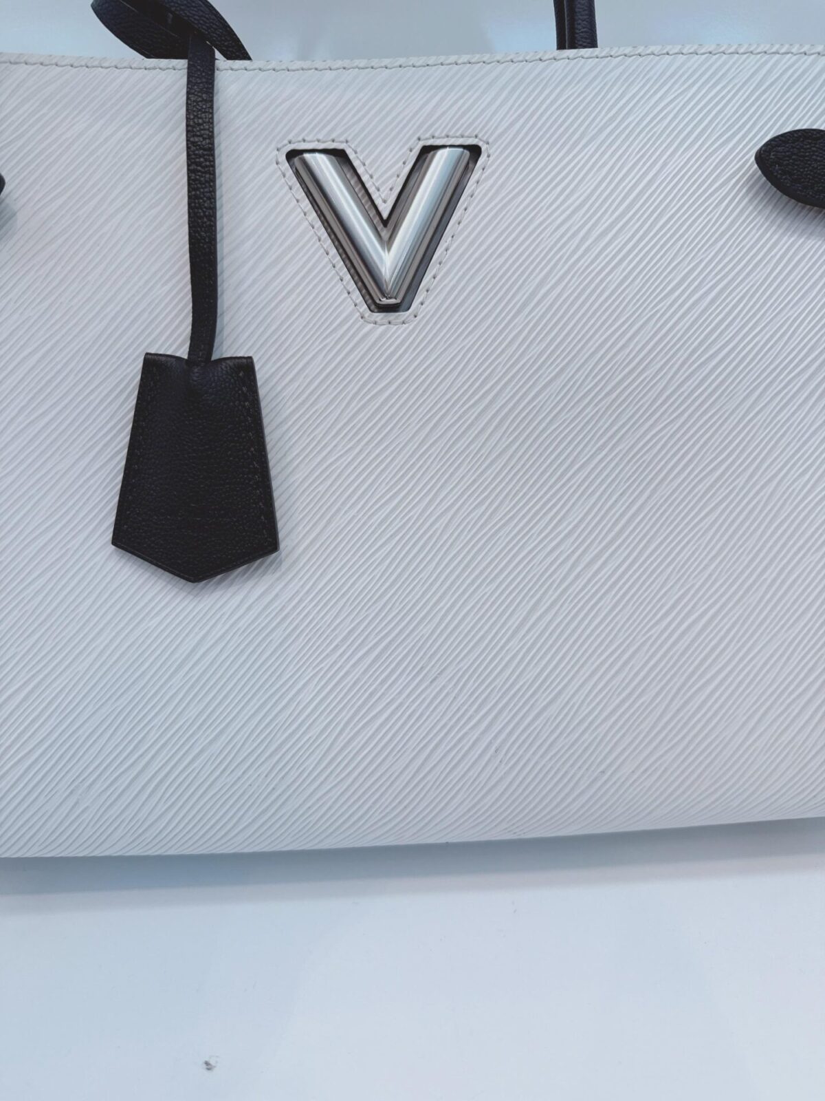 WHITE EPI LEATHER TWIST TOTE BAG