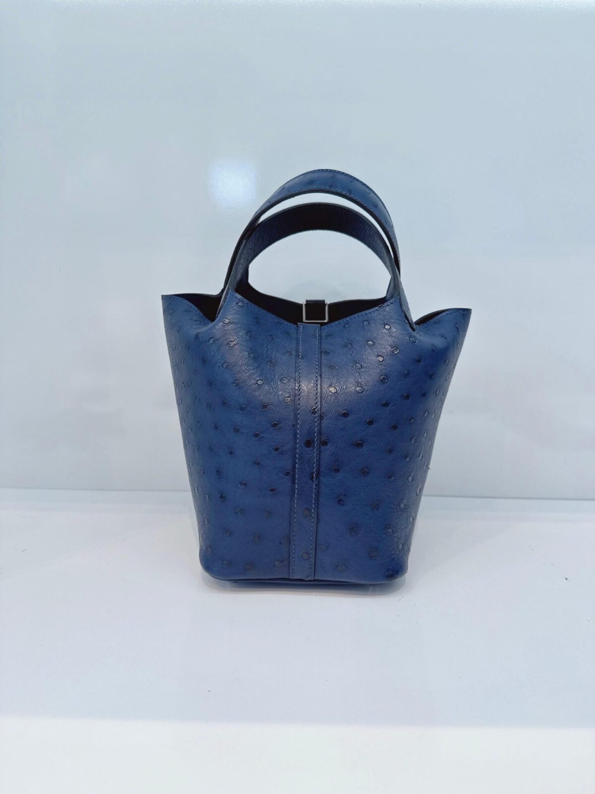 DEEP BLUE OSTRICH LEATHER PICOTIN 18 PALLADIUM HARDWARE