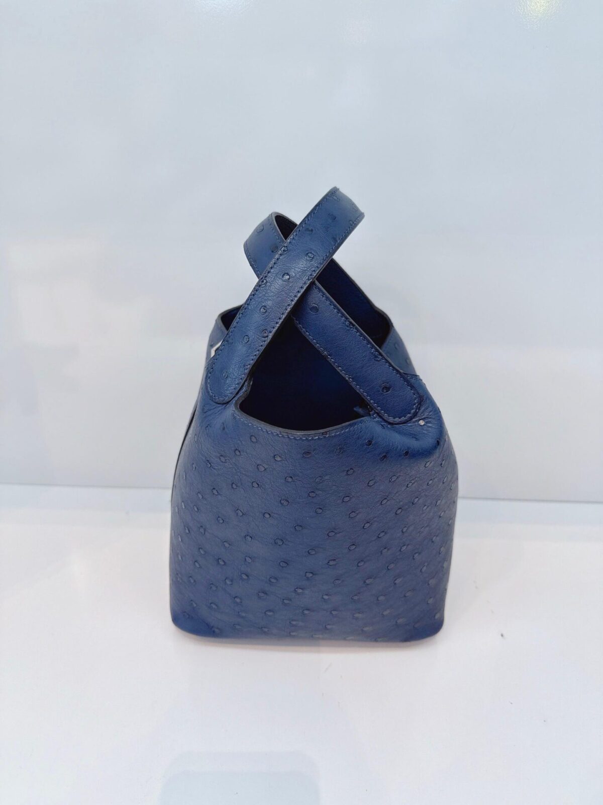 DEEP BLUE OSTRICH LEATHER PICOTIN 18 PALLADIUM HARDWARE