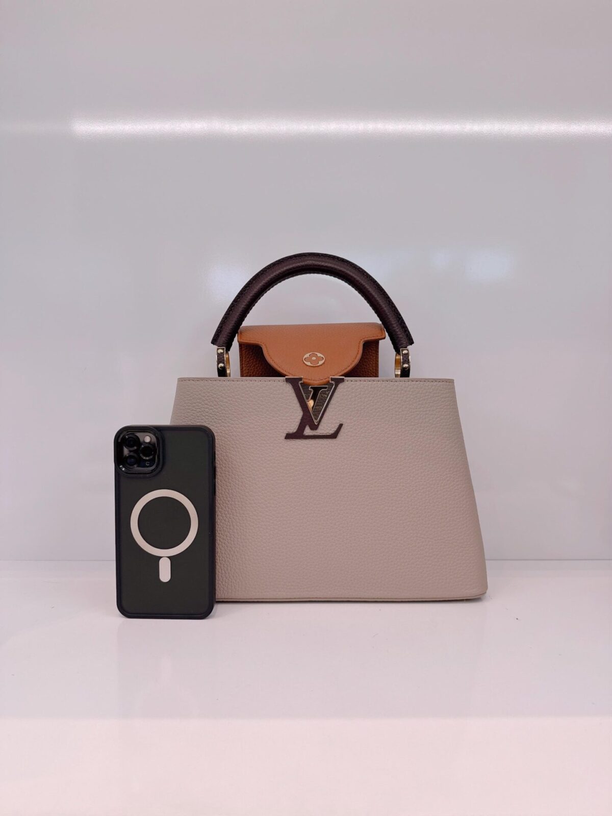 TRICOLOR TAURILLON LEATHER CAPUCINES MM BAG